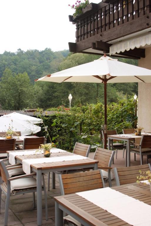 Hotel Restaurant Paradeismuehle Клингерберг на Майн Екстериор снимка