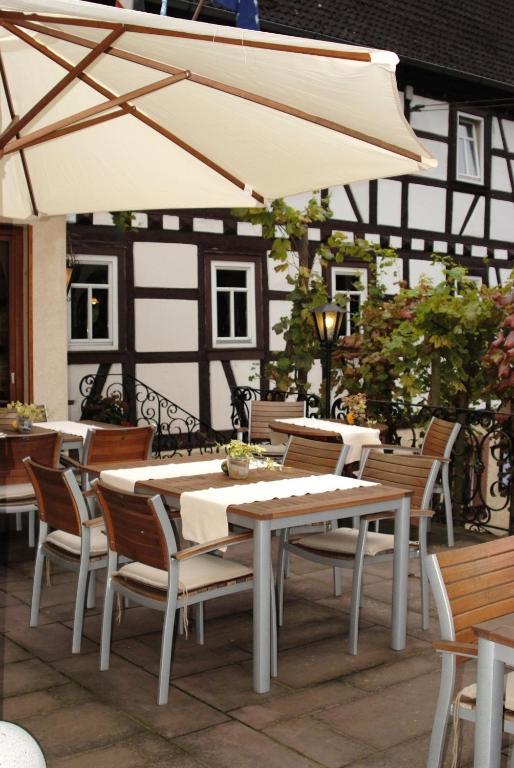 Hotel Restaurant Paradeismuehle Клингерберг на Майн Екстериор снимка