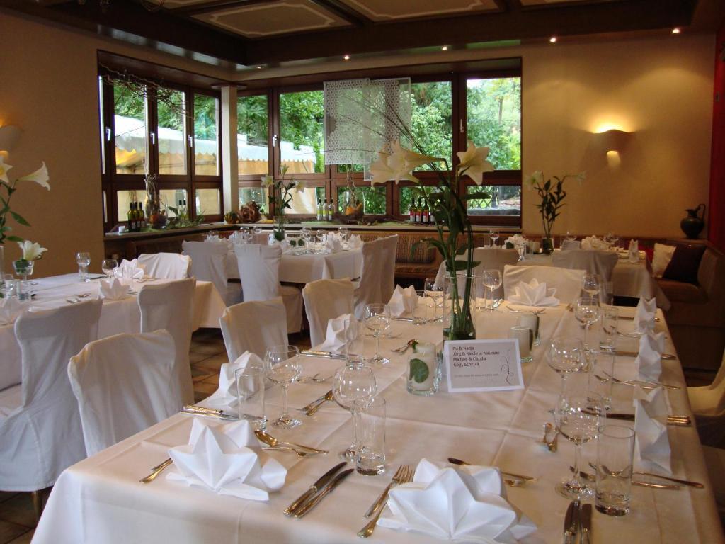 Hotel Restaurant Paradeismuehle Клингерберг на Майн Екстериор снимка