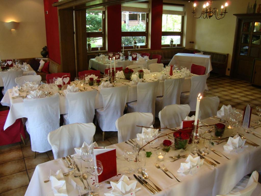 Hotel Restaurant Paradeismuehle Клингерберг на Майн Екстериор снимка
