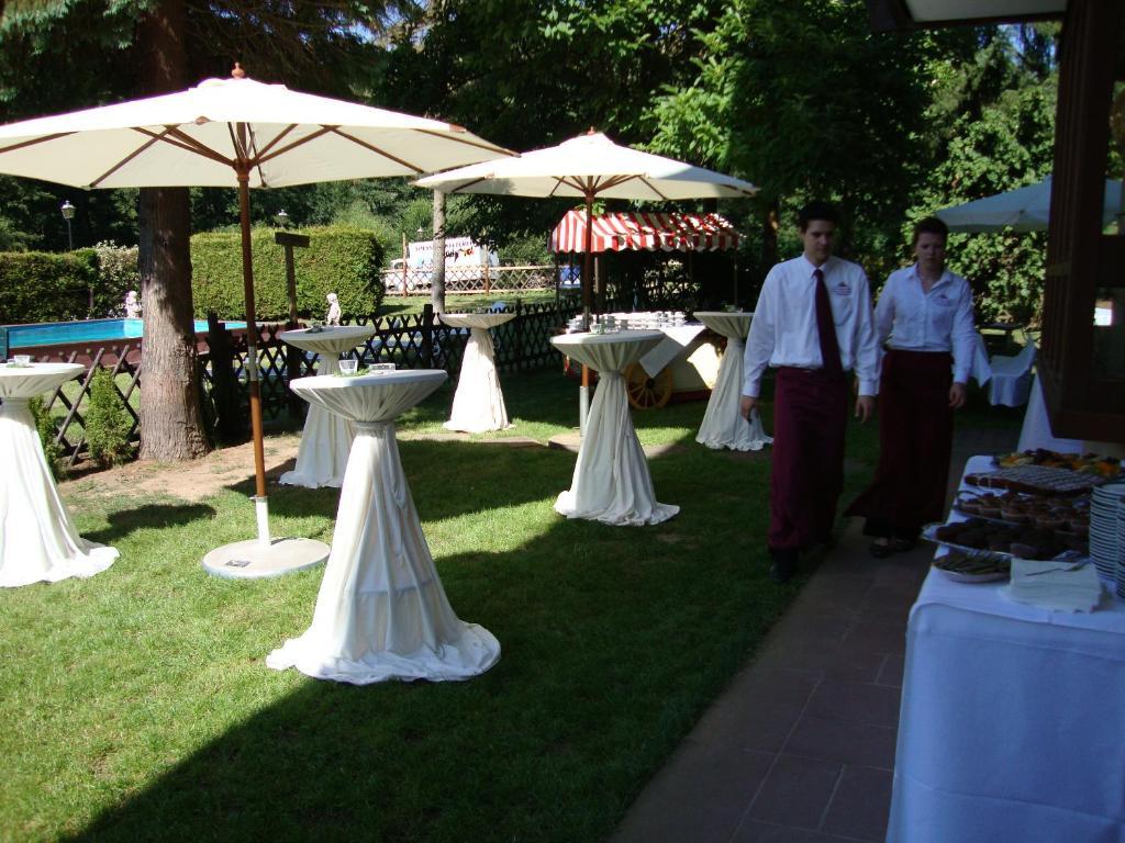 Hotel Restaurant Paradeismuehle Клингерберг на Майн Екстериор снимка